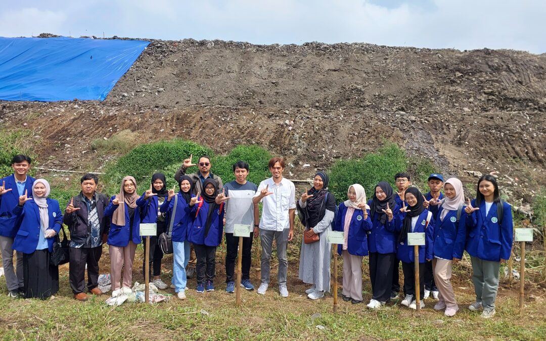 Green Charity 2.0: Kolaborasi Hijau untuk Masa Depan Berkelanjutan di TPA Paras, Poncokusumo