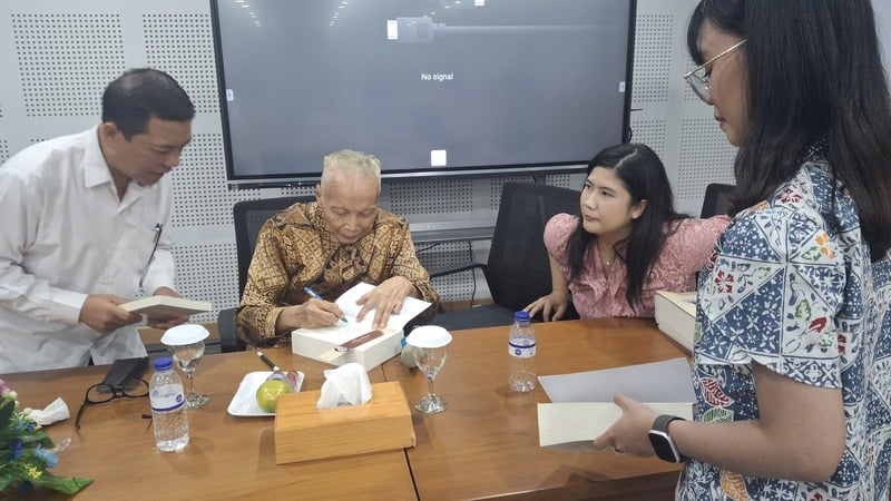 LPPM UM Ikut Menapaki Jejak Perjuangan Kartini lewat Bincang Buku “Trilogi Kartini” 4