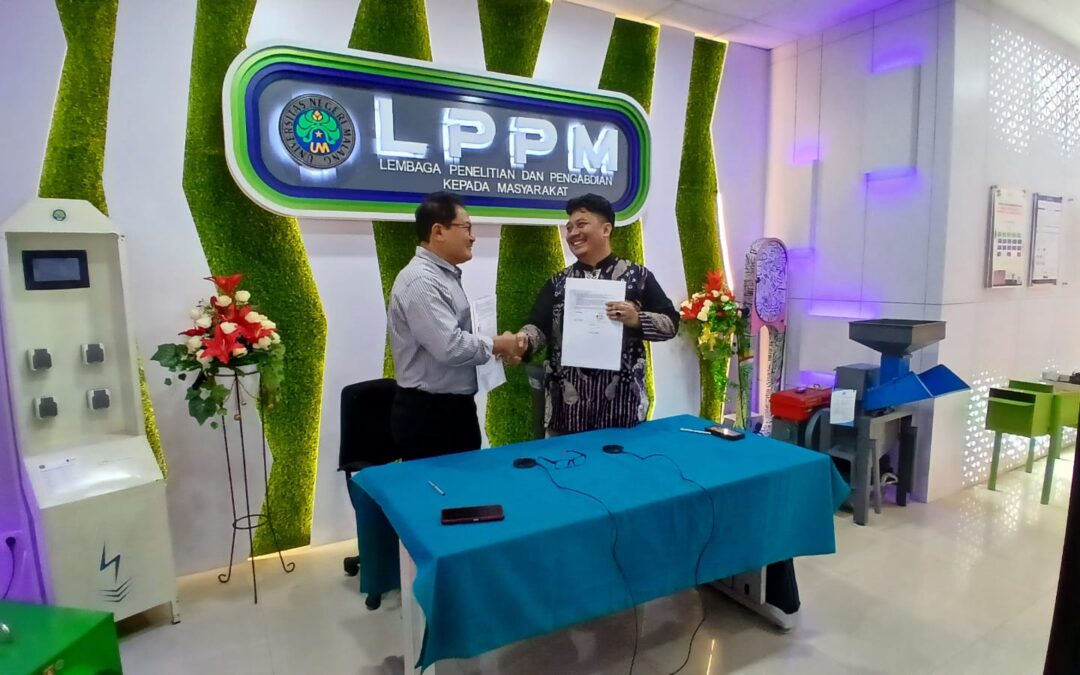 UM Fasilitasi Penandatanganan Kontrak Penelitian Jatim Melaju Secara Hybrid